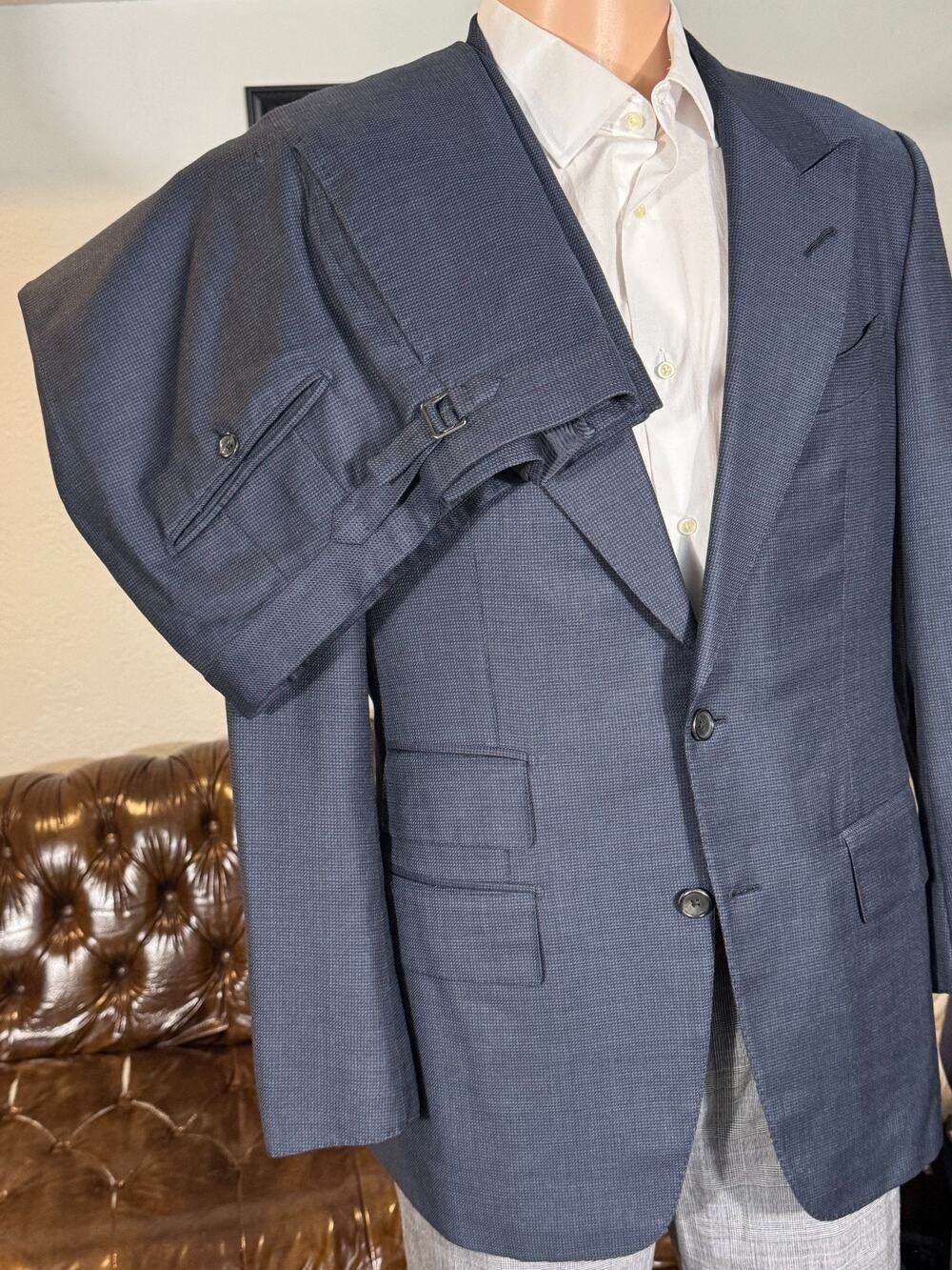 Tom Ford Navy Blue Wool Houndstooth Peak Lapel Suit 2Pc 48R Windsor Fit A 38R US